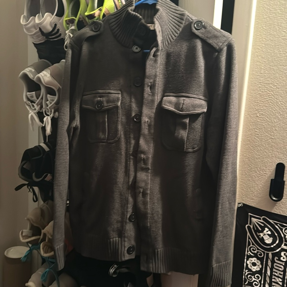 Old navy multi pocket  stylish men’s big button sweater Men’s S. Great shape.